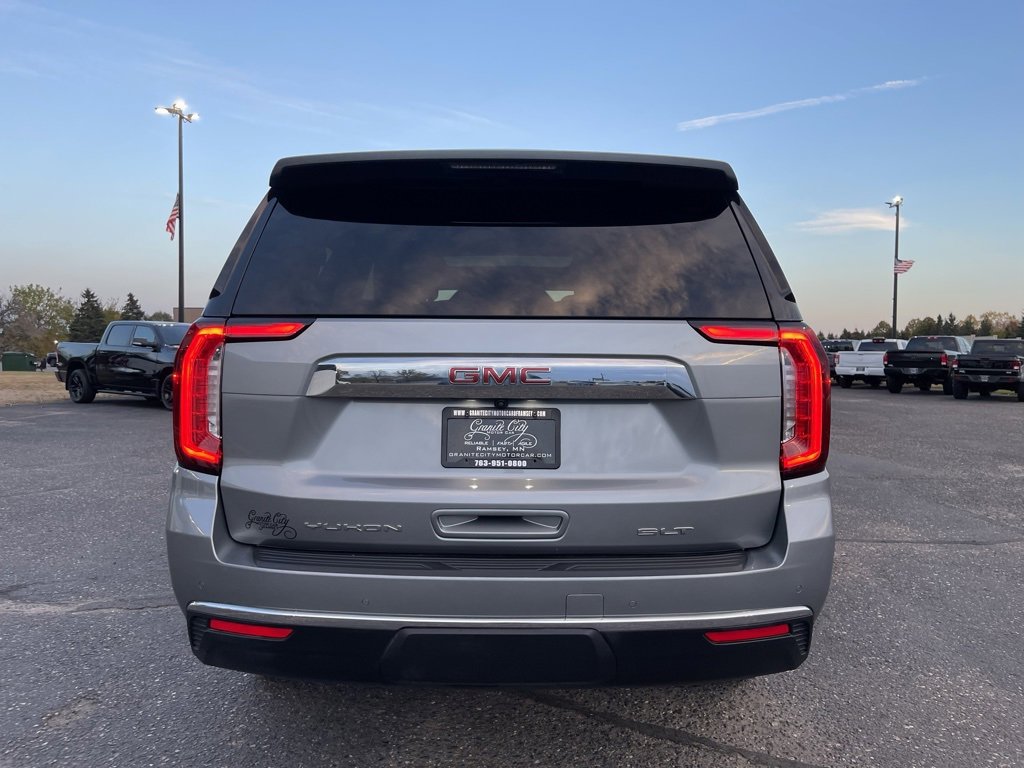 Used 2023 GMC Yukon XL SLT image 6