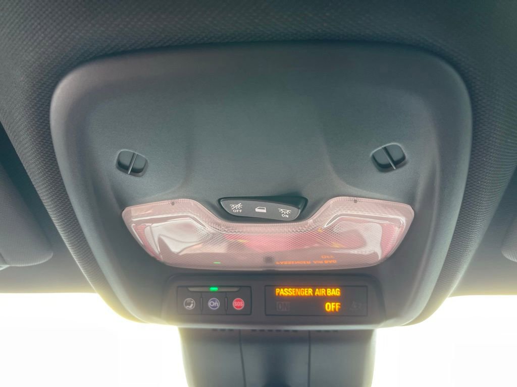 Used 2025 Chevrolet Colorado Trail Boss w/ Midnight Edition image 14