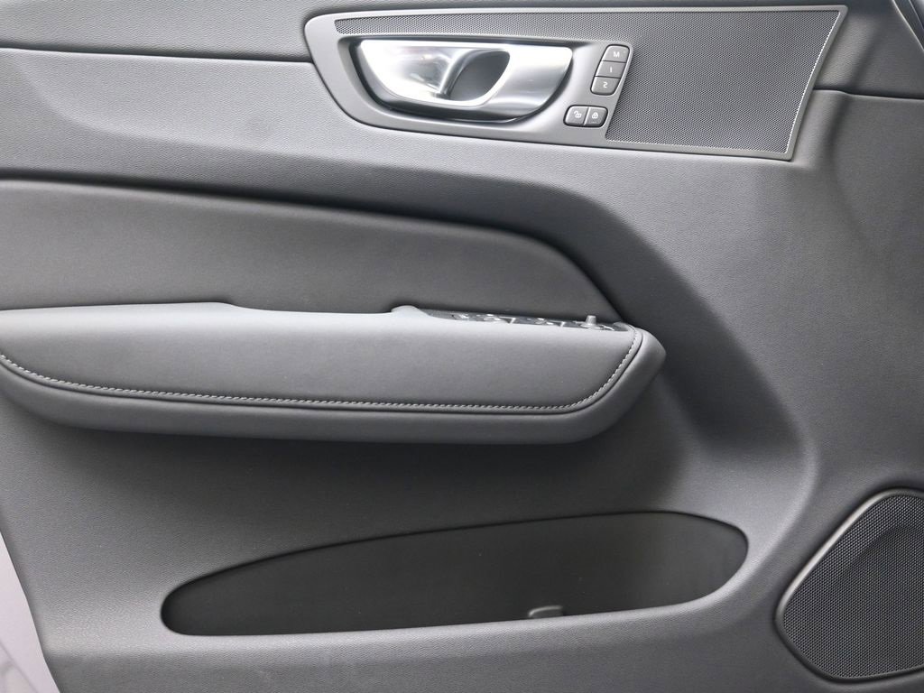 New 2026 Volvo XC60 B5 Plus w/ Climate Package image 23