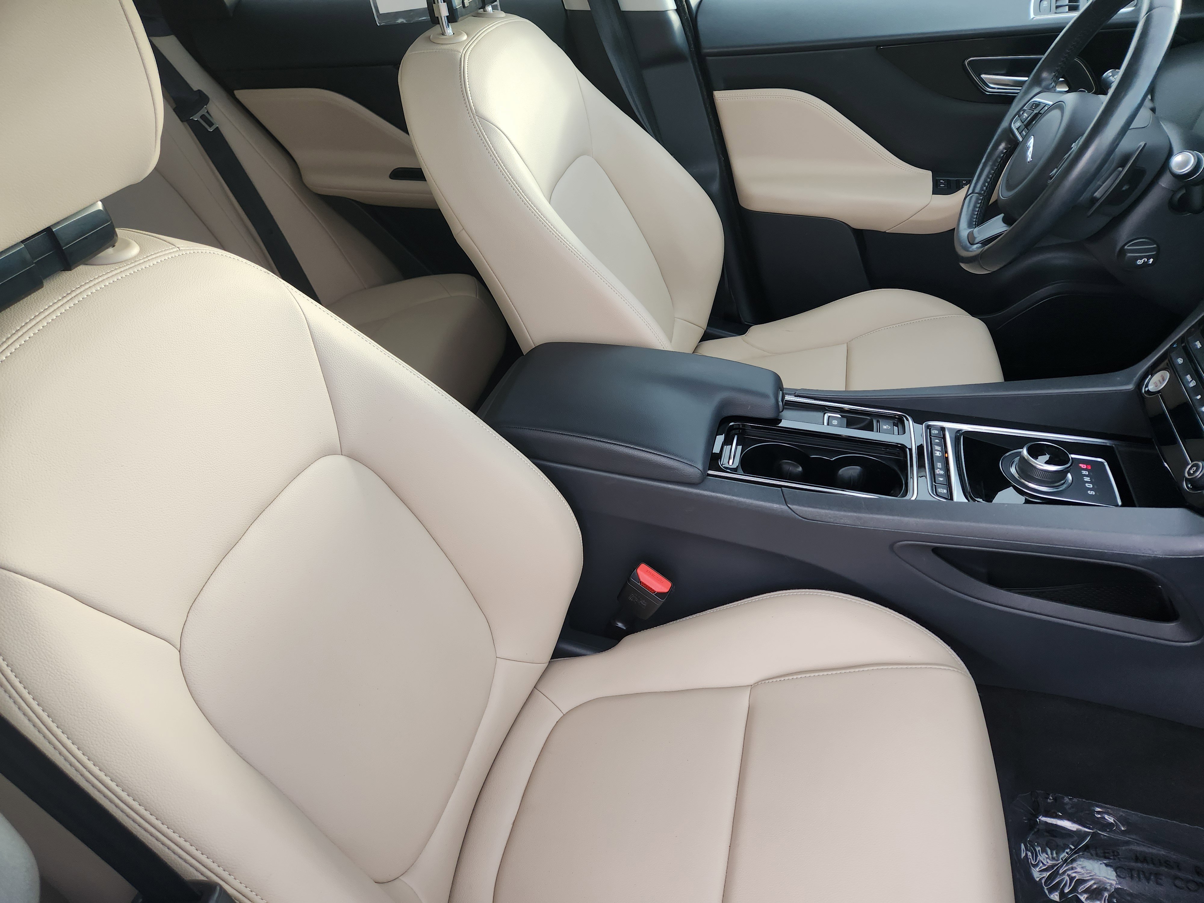 Used 2018 Jaguar F-PACE Premium image 26