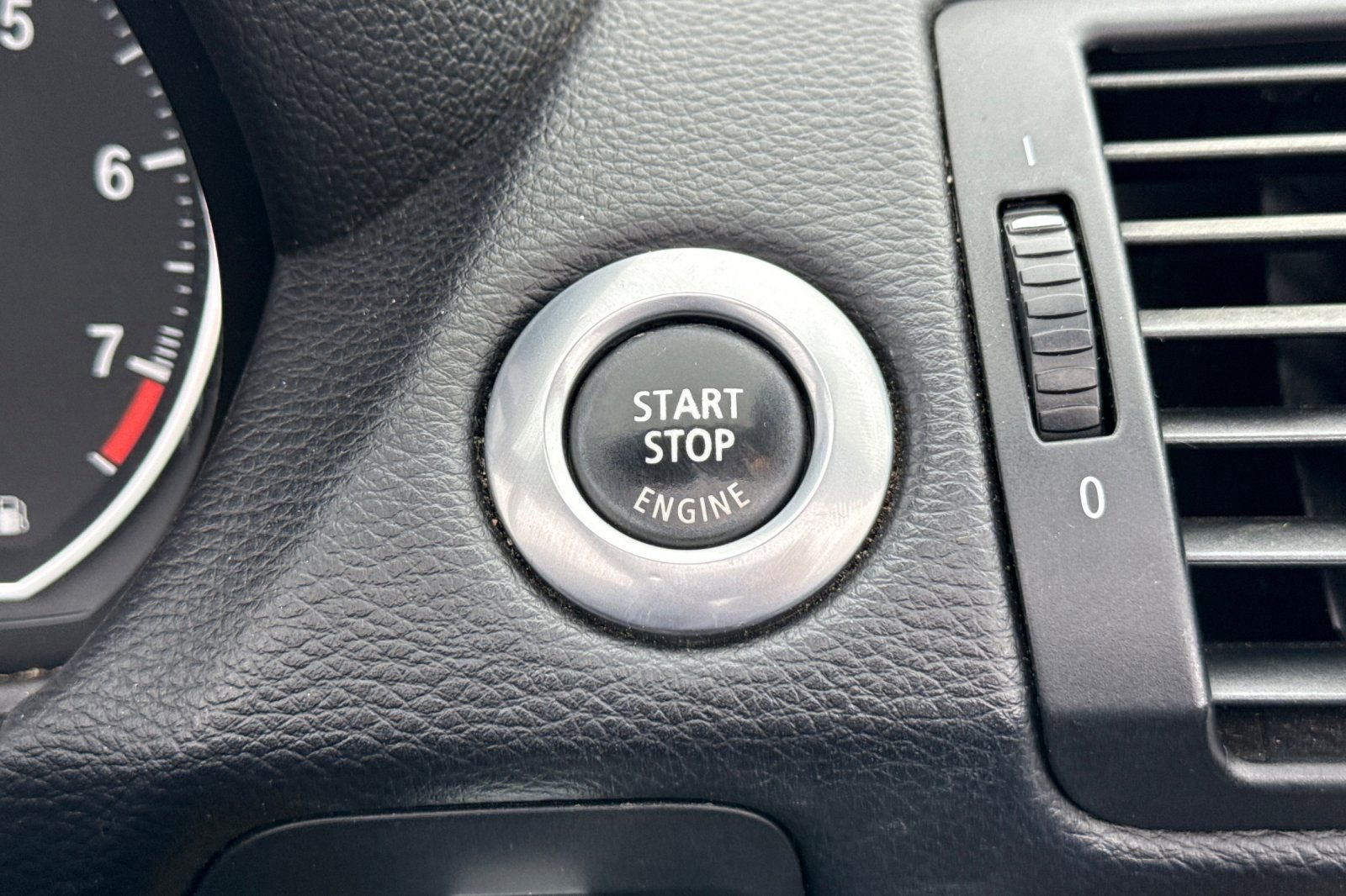 Used 2011 BMW 128i 128i image 17