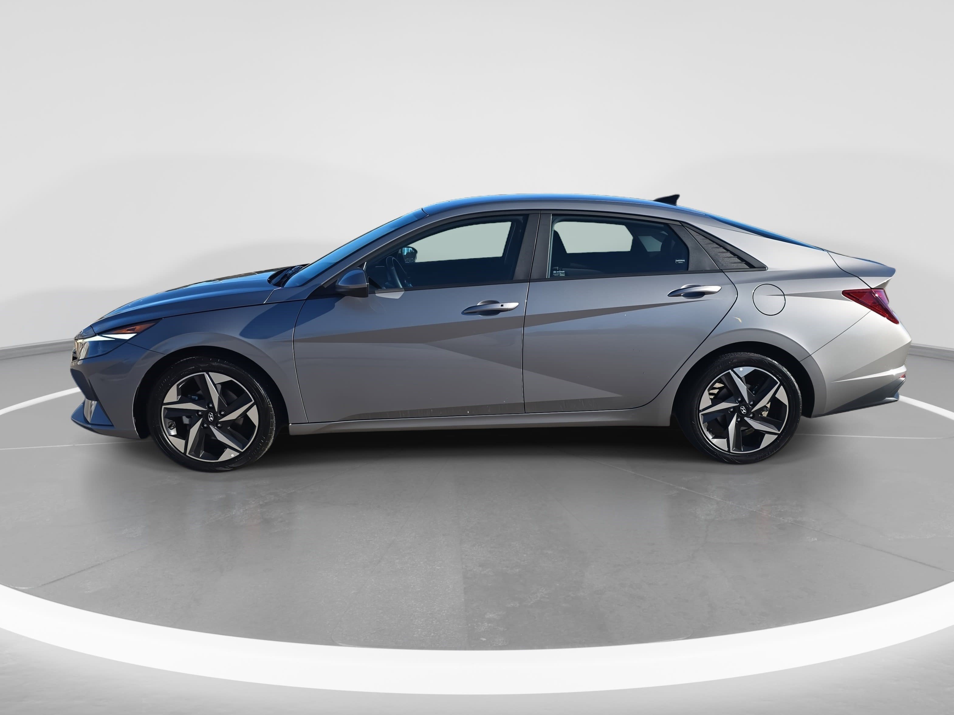 Used 2023 Hyundai Elantra SEL w/ Convenience Package image 8