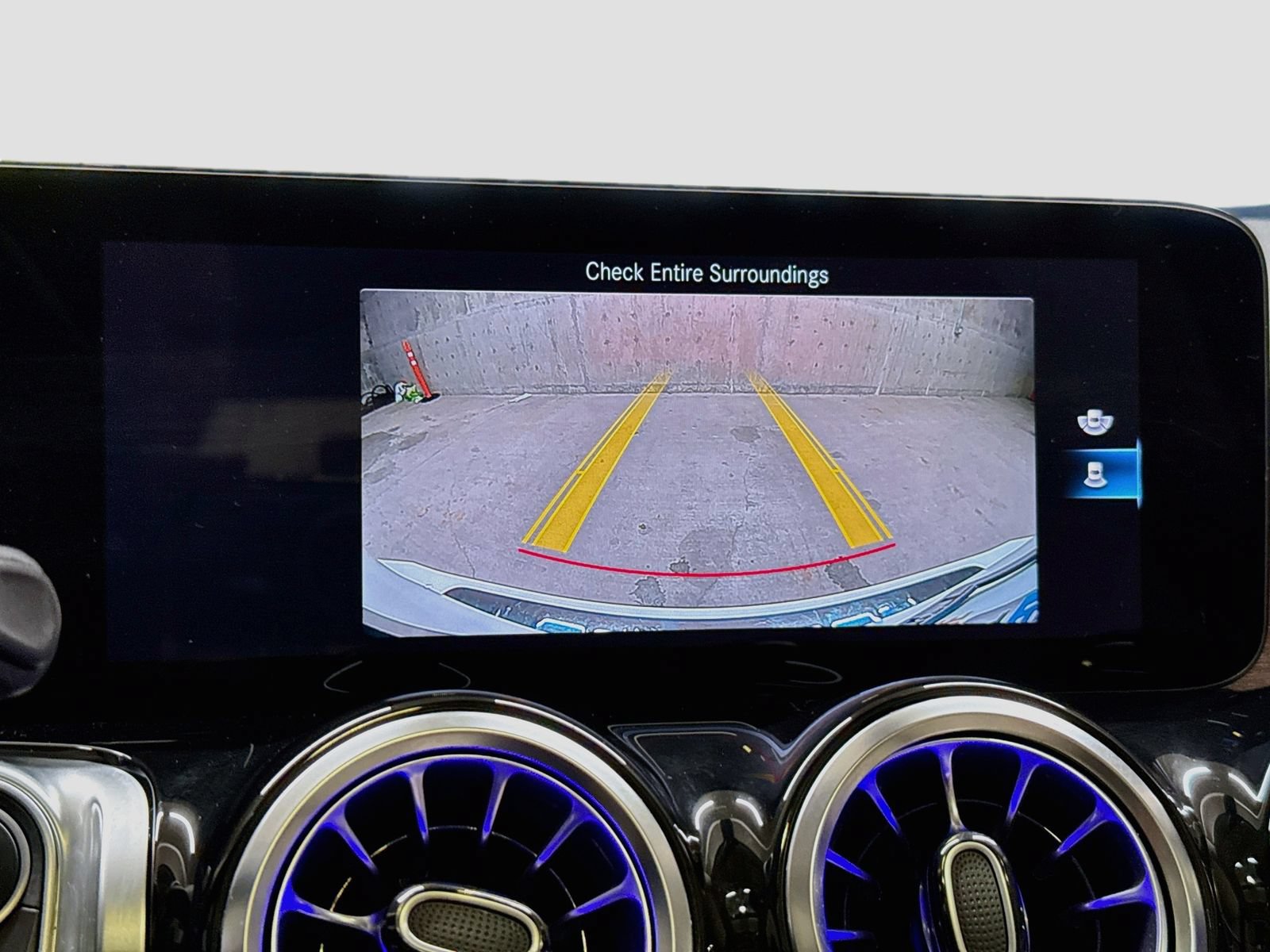 Used 2022 Mercedes-Benz GLB 250 4MATIC image 14