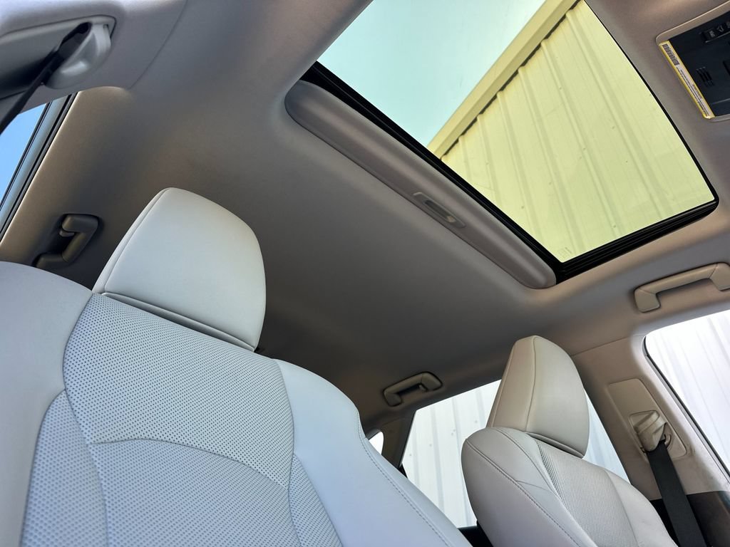Used 2020 Lexus RX 350L Premium w/ Premium Package AWD/4WD image 17