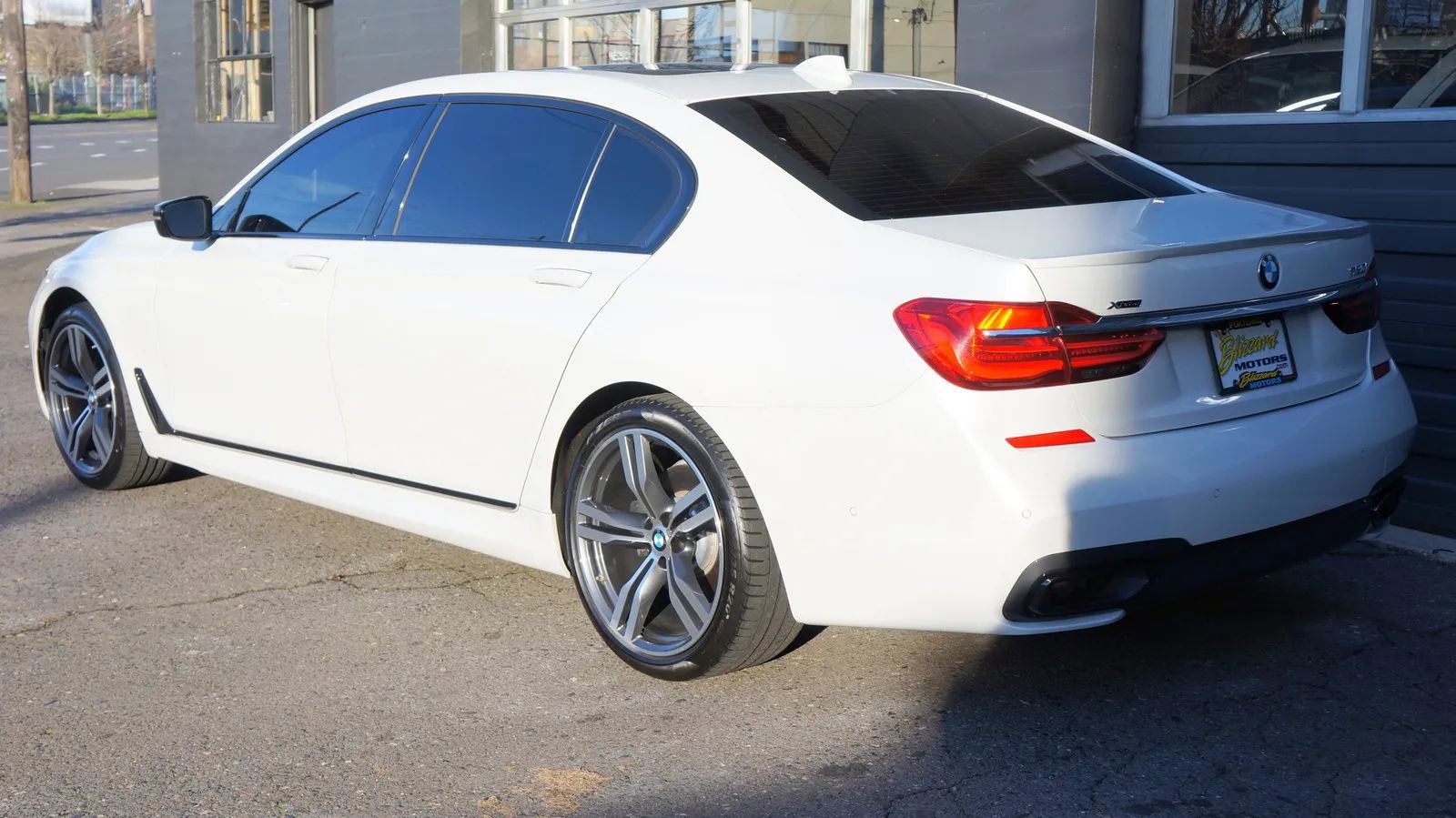 Used 2016 BMW 750i xDrive 750i xDrive Sedan 4D image 3