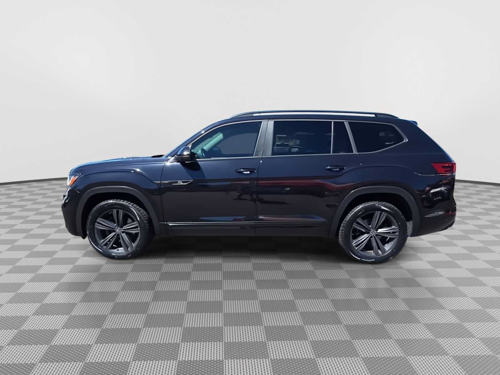 Used 2021 Volkswagen Atlas SE w/ Panoramic Sunroof Package FWD image 5