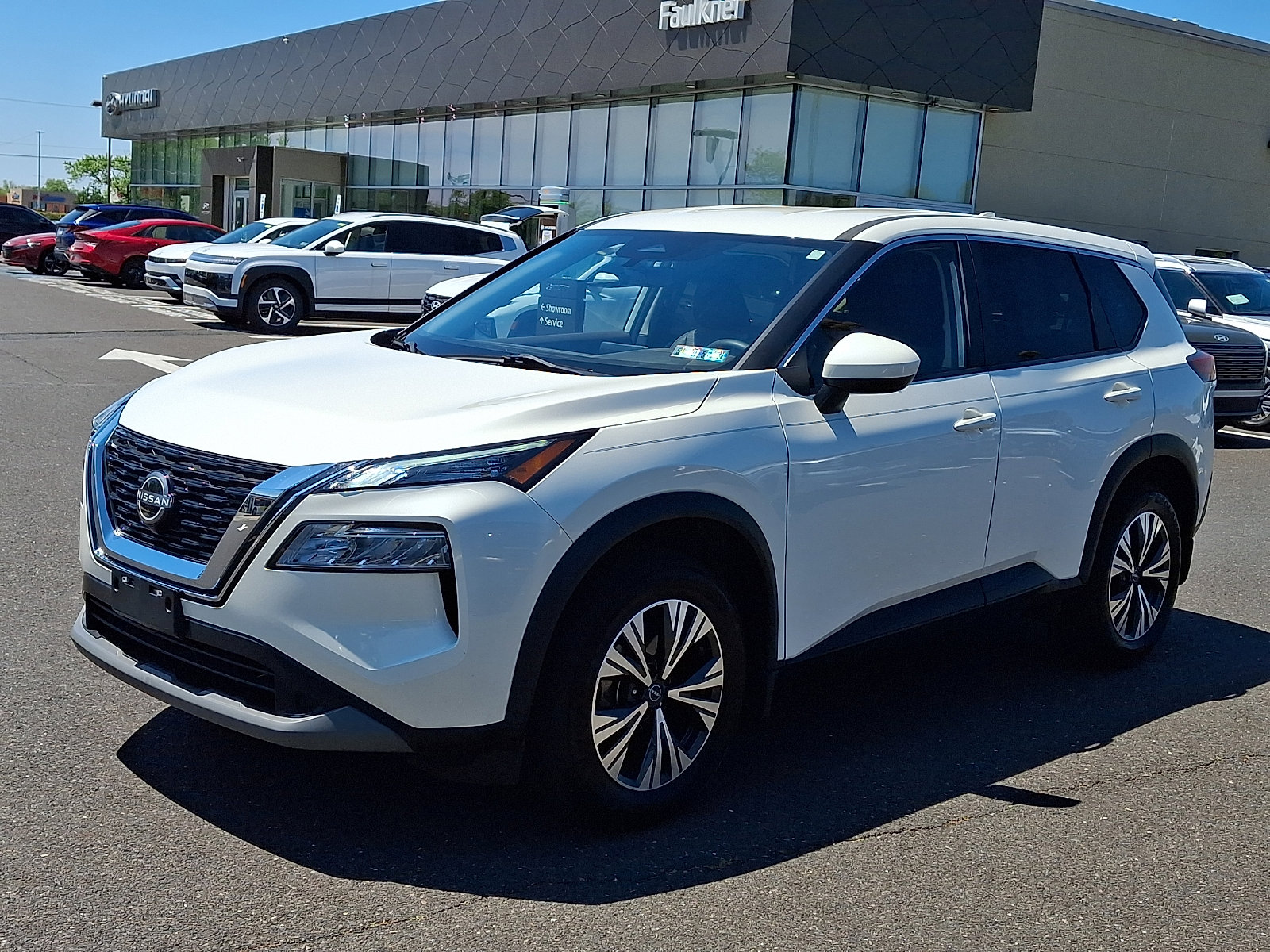Used 2023 Nissan Rogue SV AWD/4WD image 3