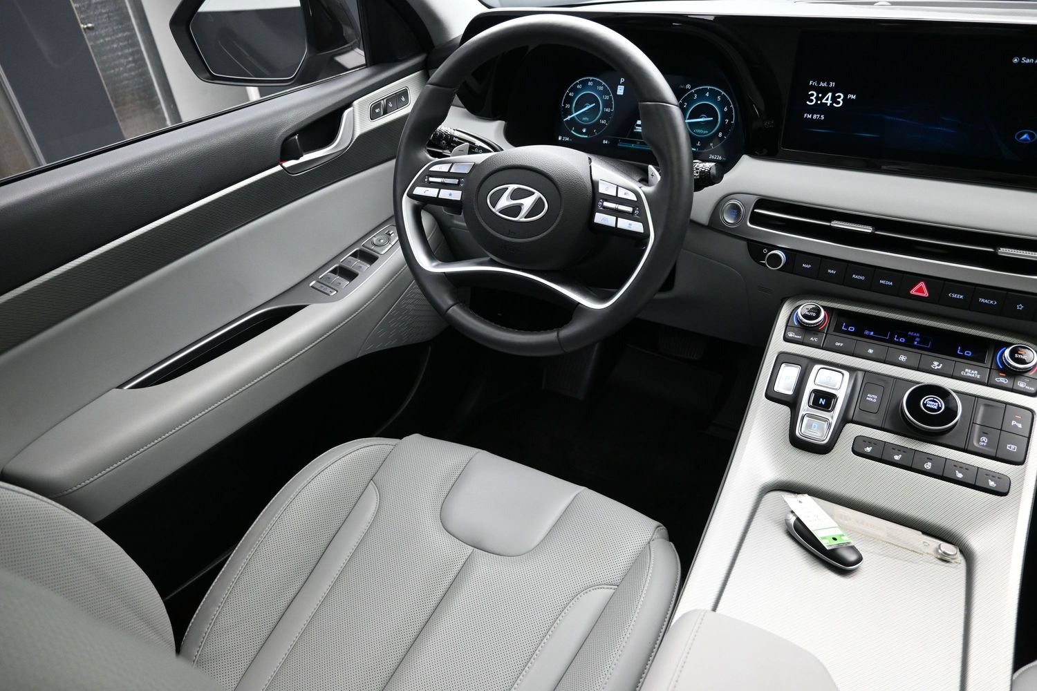 Used 2024 Hyundai Palisade SEL w/ Premium Package FWD image 24