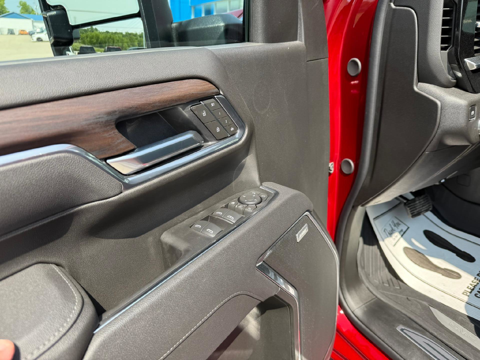 New 2025 GMC Sierra 2500 SLT w/ SLT Premium Package image 16