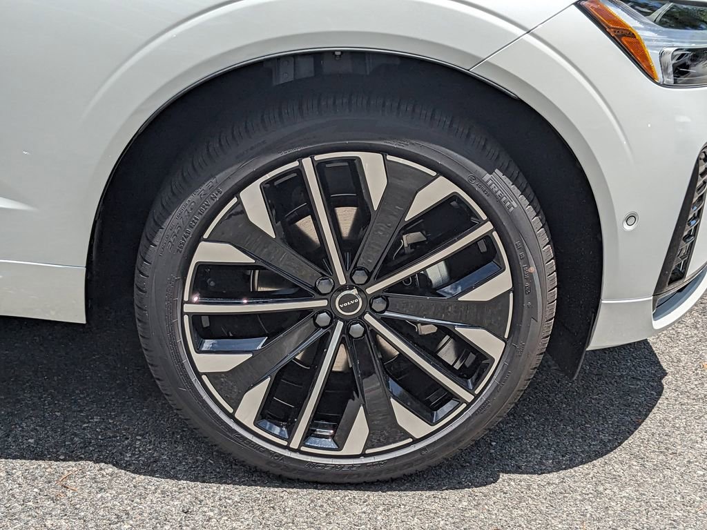 New 2026 Volvo XC60 B5 Ultra w/ Protection Package Premier image 11
