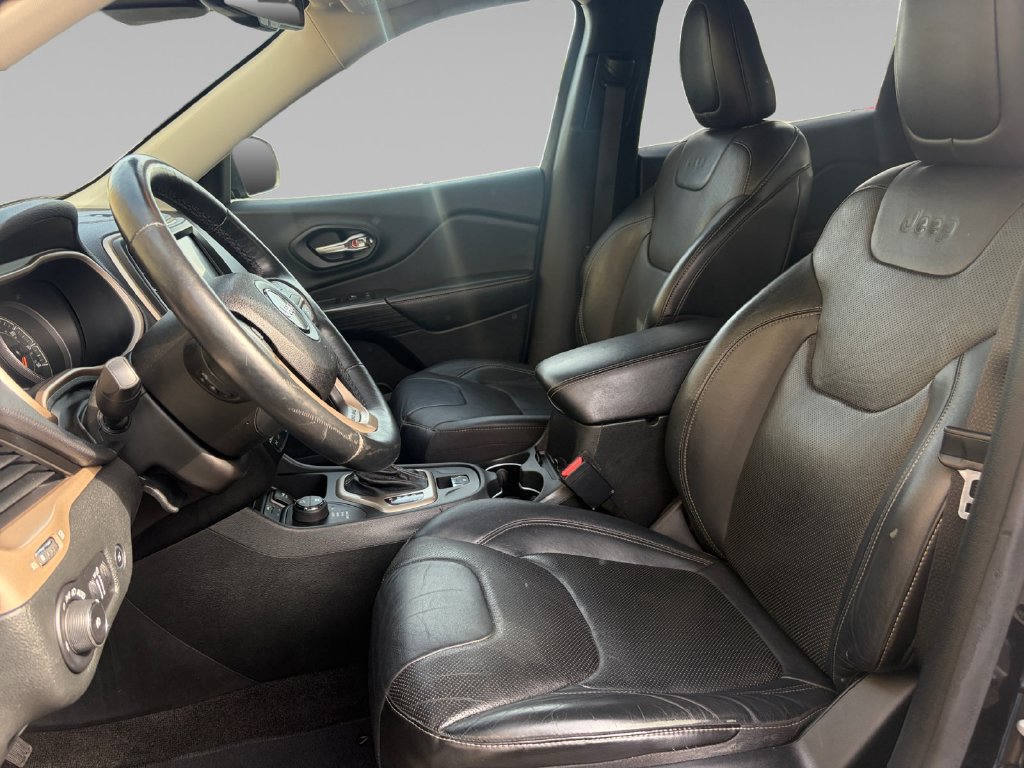 Used 2015 Jeep Cherokee Limited w/ Luxury Group AWD/4WD image 10