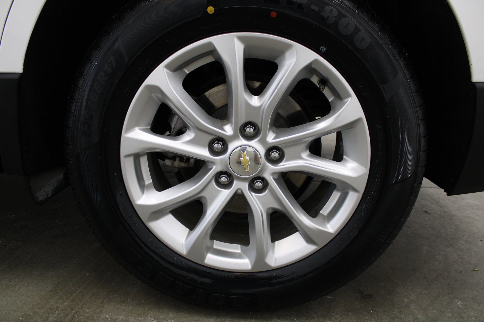 Used 2021 Chevrolet Equinox LT w/ Driver Convenience Package image 9