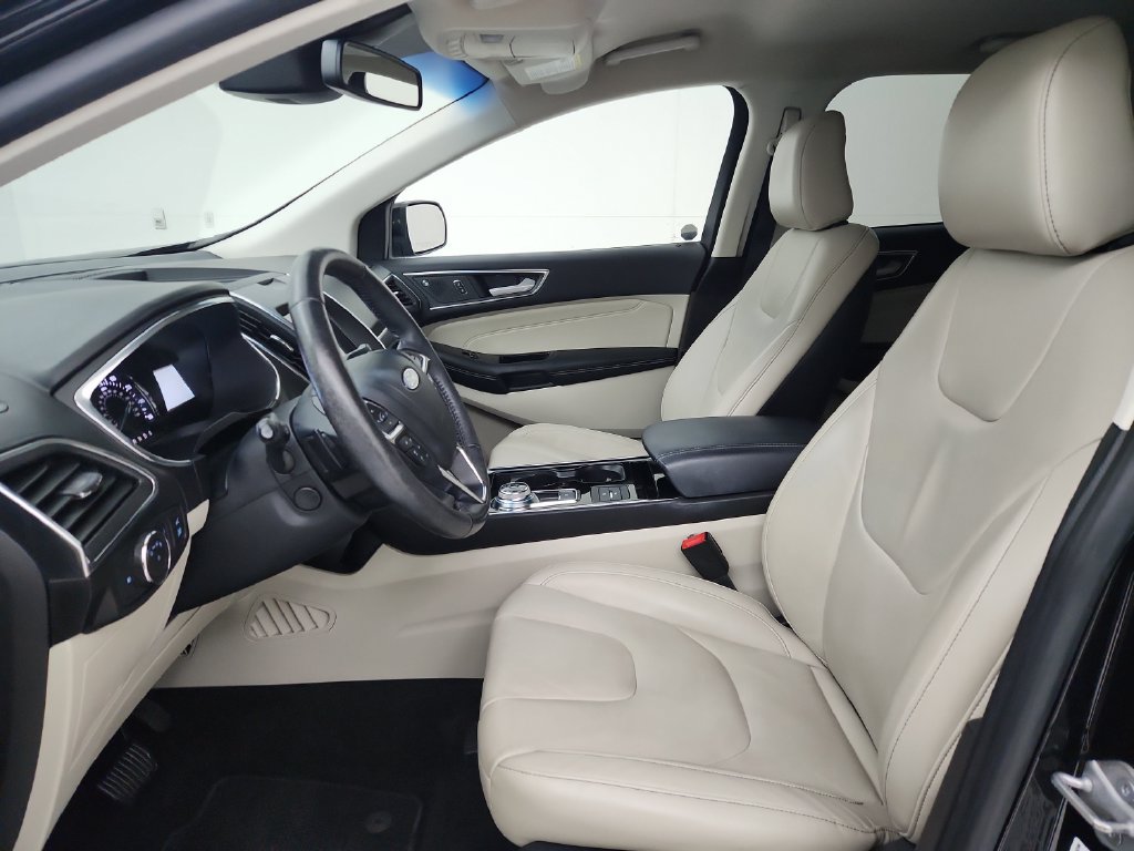 Used 2020 Ford Edge Titanium w/ Class II Trailer Tow Package AWD/4WD image 19