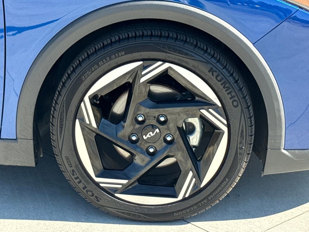 Used 2025 Kia K4 EX FWD image 11