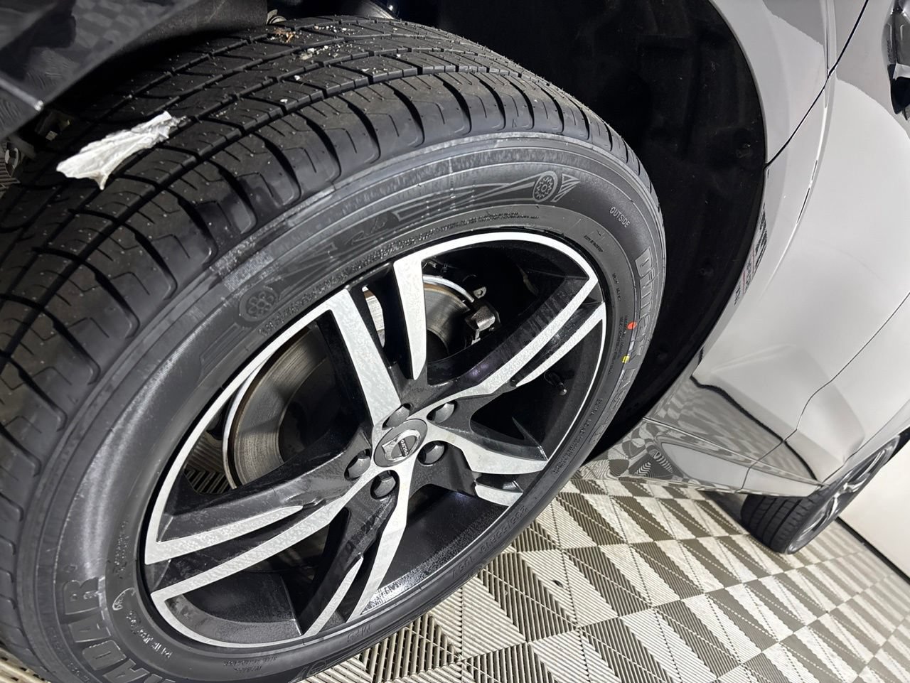 Used 2019 Volvo XC60 T5 R-Design w/ Protection Package Premier FWD image 34