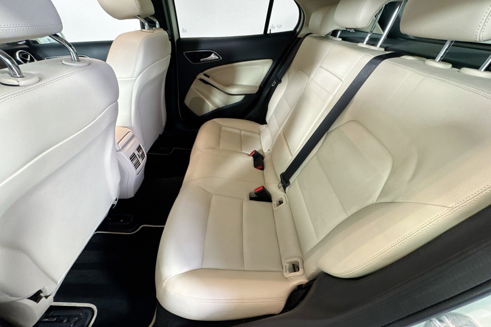 Used 2016 Mercedes-Benz GLA 250 GLA 250 image 23