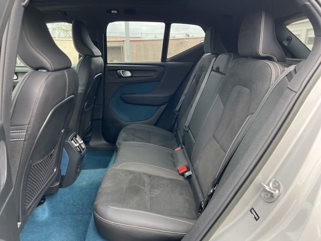 Used 2023 Volvo XC40 Recharge Ultimate image 15
