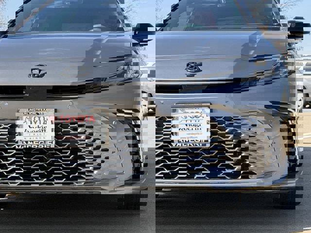 Used 2025 Toyota Camry XSE w/ Premium Plus Package image 9