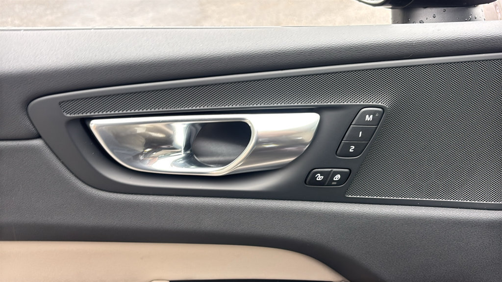 New 2026 Volvo XC60 B5 Plus w/ Climate Package AWD/4WD image 11