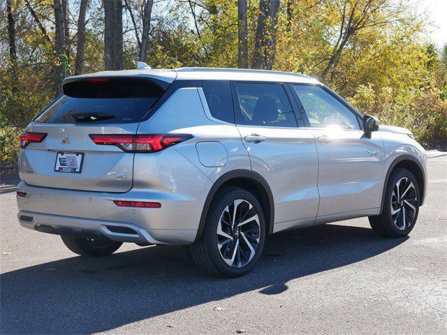 Used 2025 Mitsubishi Outlander SEL image 7