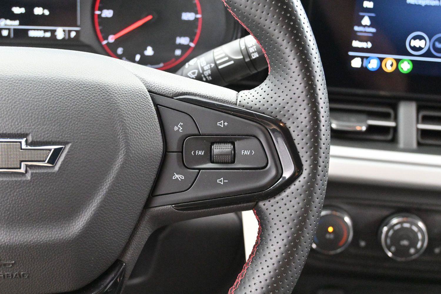 Used 2024 Chevrolet Trax RS w/ Driver Confidence Package FWD image 16
