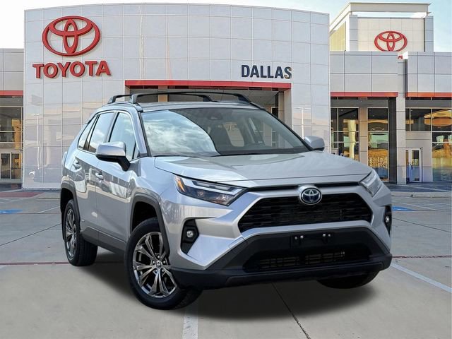 Used 2022 Toyota RAV4 XLE Premium image 1
