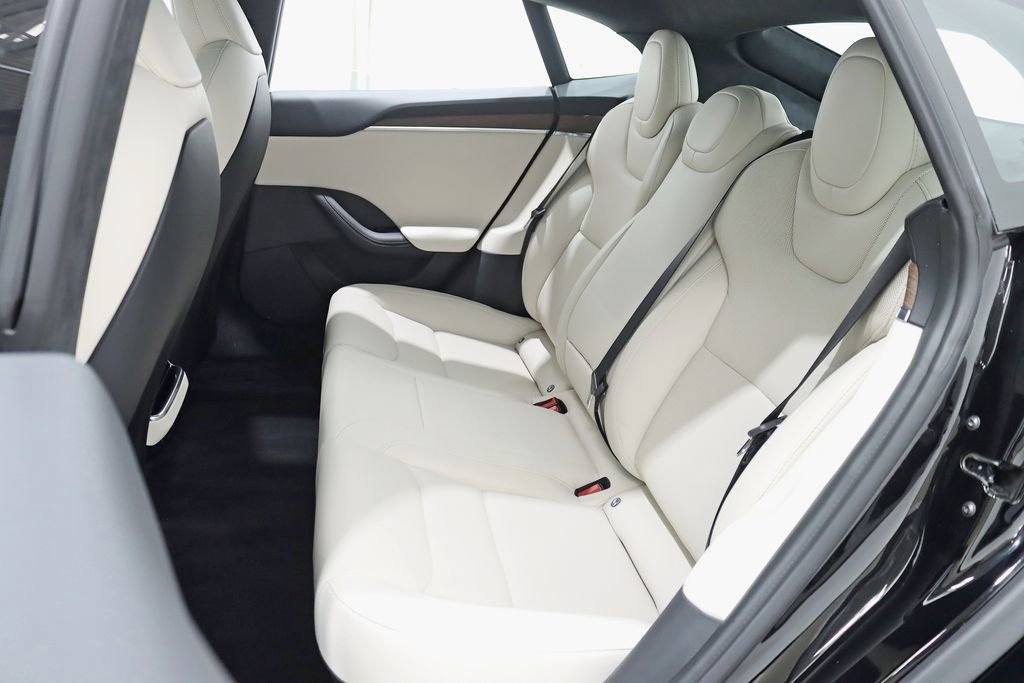 Used 2022 Tesla Model S image 30