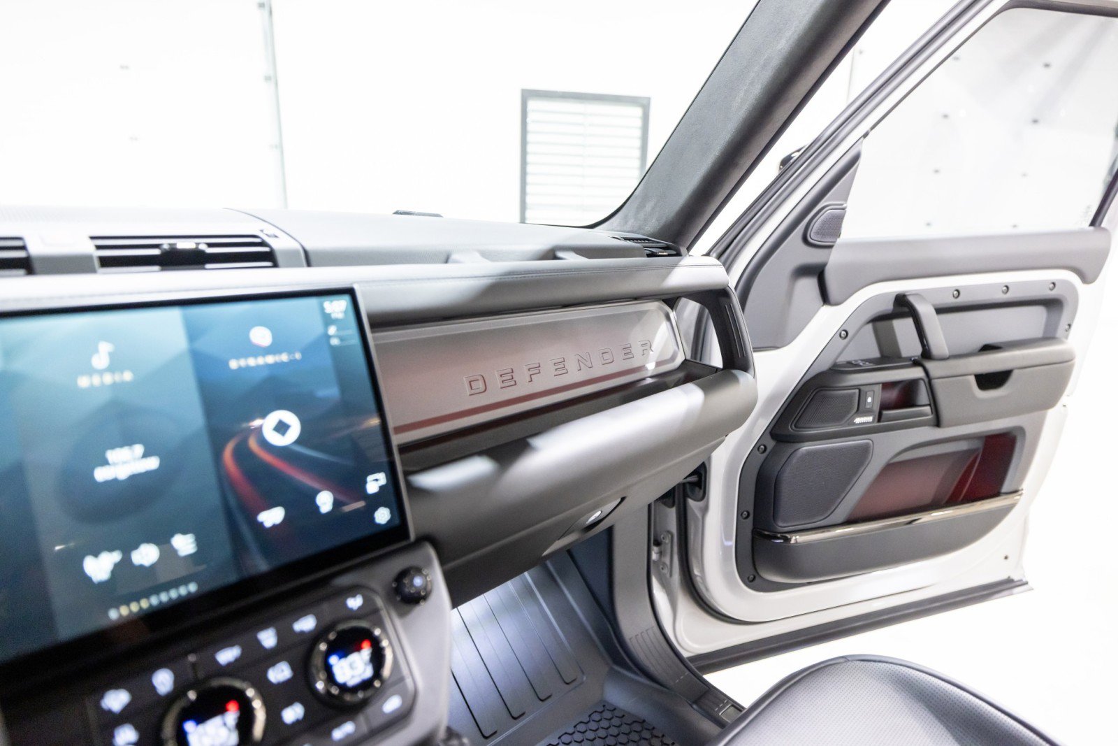 Used 2026 Land Rover Defender 110 OCTA image 50
