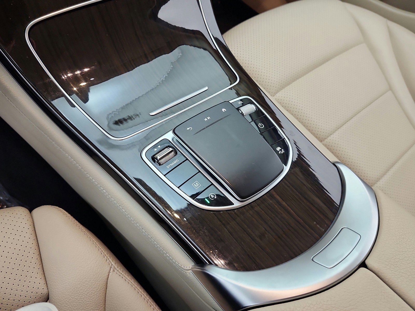 Used 2020 Mercedes-Benz GLC 300 4MATIC image 12