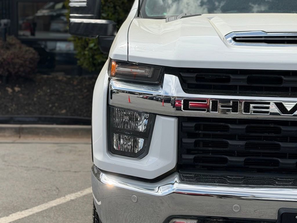 Used 2023 Chevrolet Silverado 2500 LT w/ Convenience Package AWD/4WD image 4
