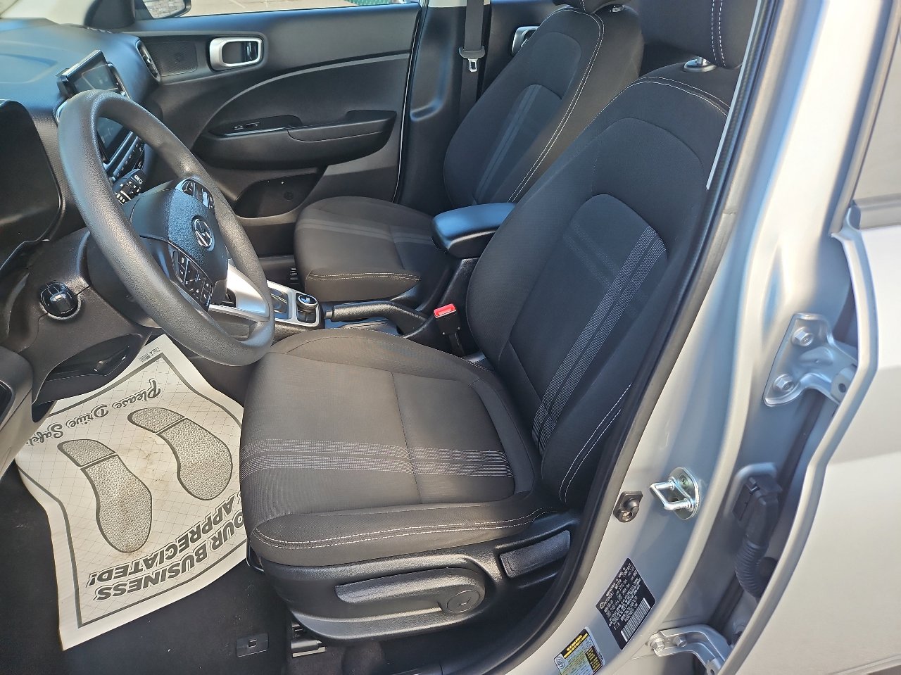 Used 2020 Hyundai Venue SEL image 12