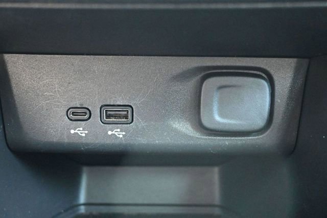 Used 2025 Buick Envista Preferred w/ Advanced Safety Package FWD image 24