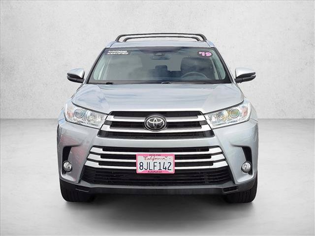 Used 2019 Toyota Highlander XLE FWD image 2