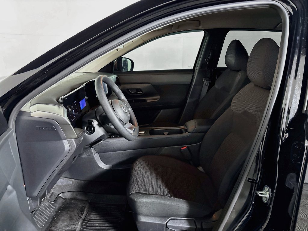 Used 2025 Nissan Kicks S AWD/4WD image 11