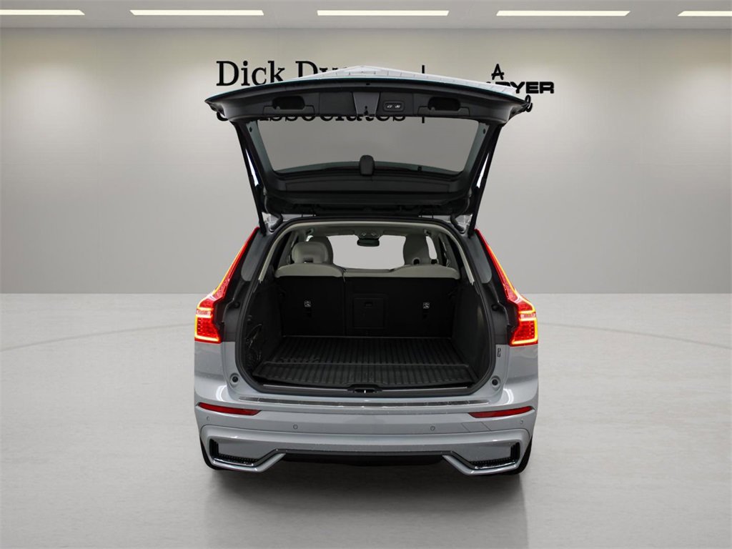Certified 2025 Volvo XC60 T8 Ultra w/ Protection Package Premier image 15