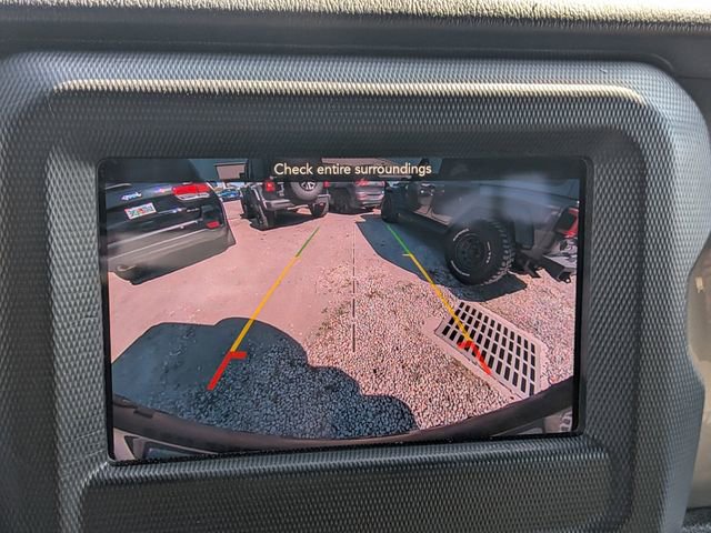 Used 2019 Jeep Wrangler Unlimited Sahara AWD/4WD image 18