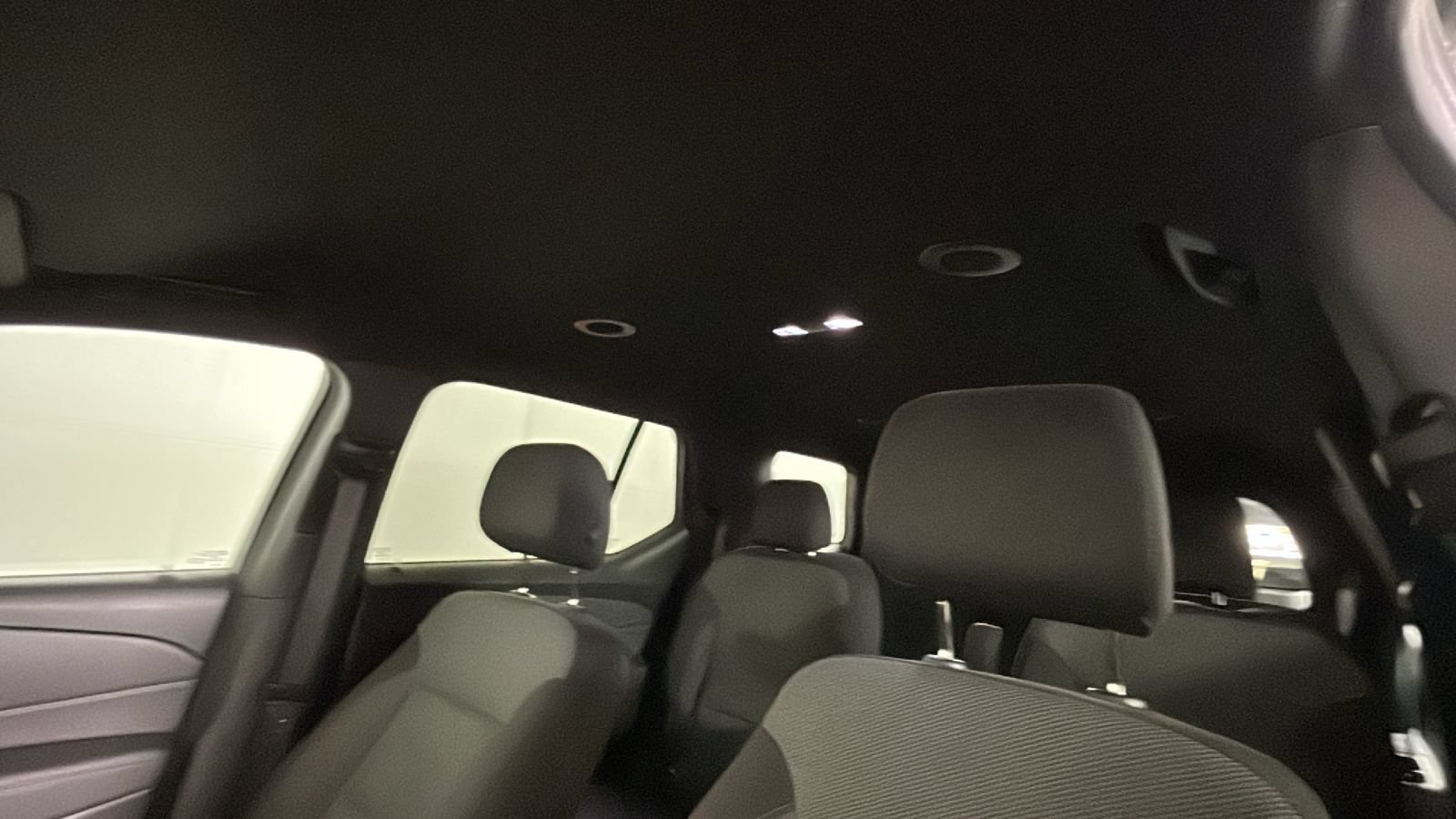 Used 2023 Chevrolet Traverse LT FWD image 14