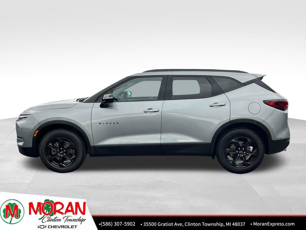 Certified 2024 Chevrolet Blazer LT w/ Midnight/Sport Edition FWD image 3