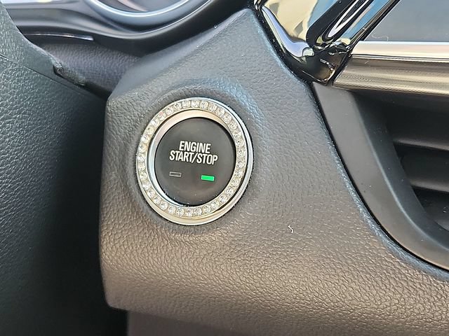 Certified 2019 Buick Envision Essence AWD/4WD image 25
