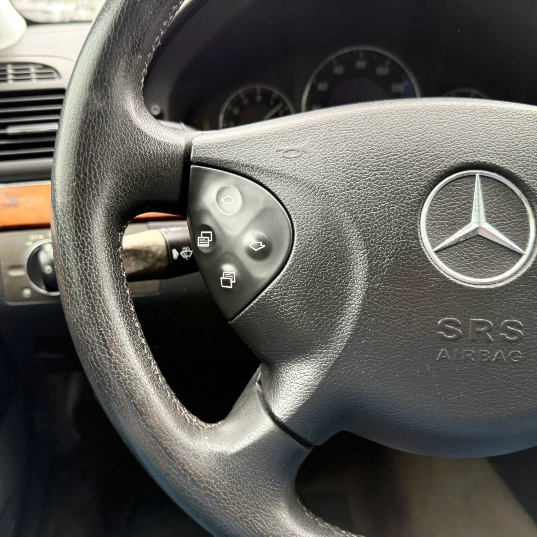 Used 2004 Mercedes-Benz E 320 Sedan image 13