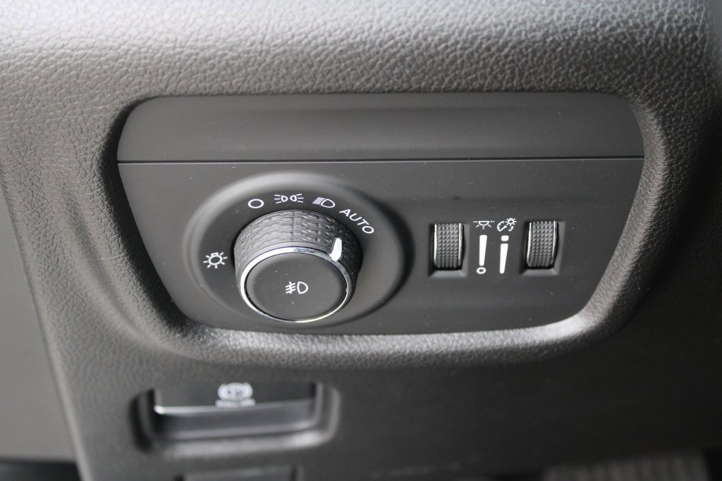 Used 2021 Jeep Grand Cherokee L Limited image 12