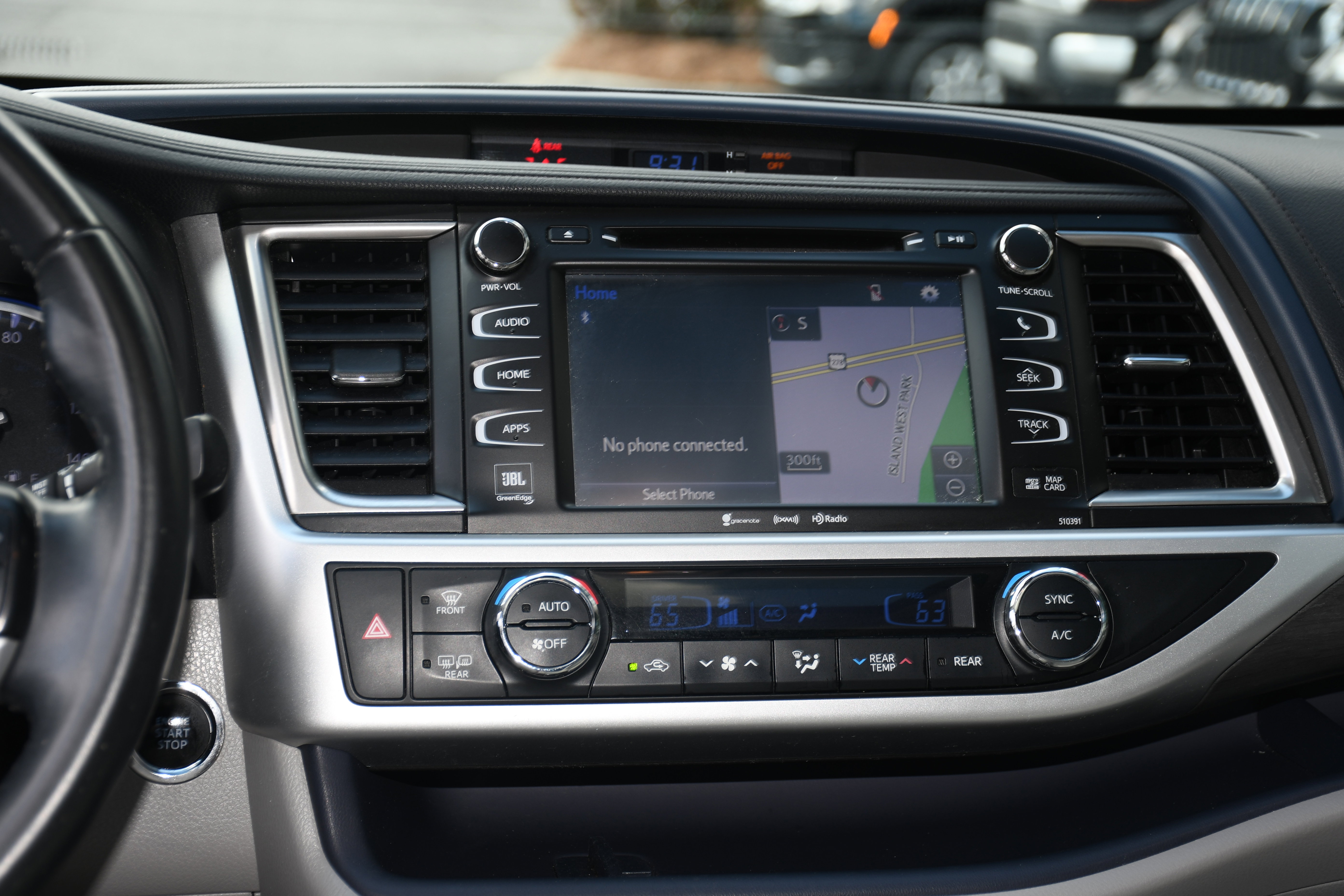 Used 2019 Toyota Highlander Limited FWD image 18