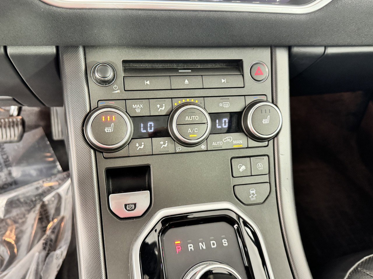 Used 2019 Land Rover Range Rover Evoque HSE AWD/4WD image 18