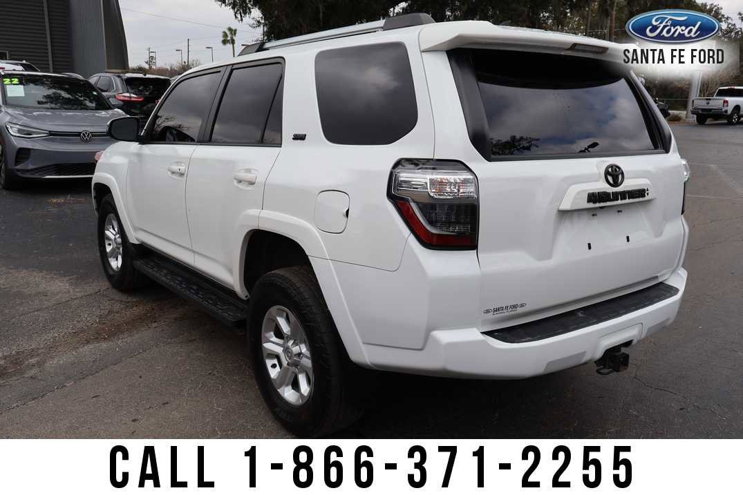 Used 2022 Toyota 4Runner SR5 Premium image 3