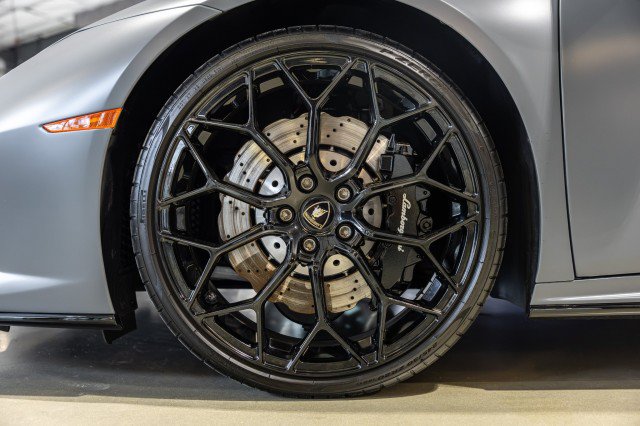 Used 2022 Lamborghini Huracan EVO RWD image 20
