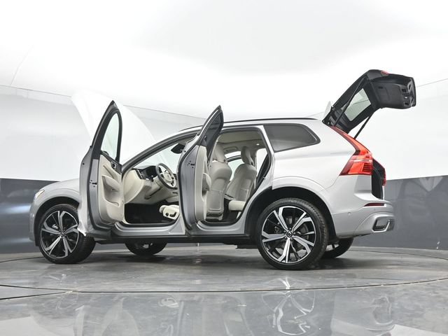 Used 2024 Volvo XC60 B5 Ultimate w/ Climate Package AWD/4WD image 57