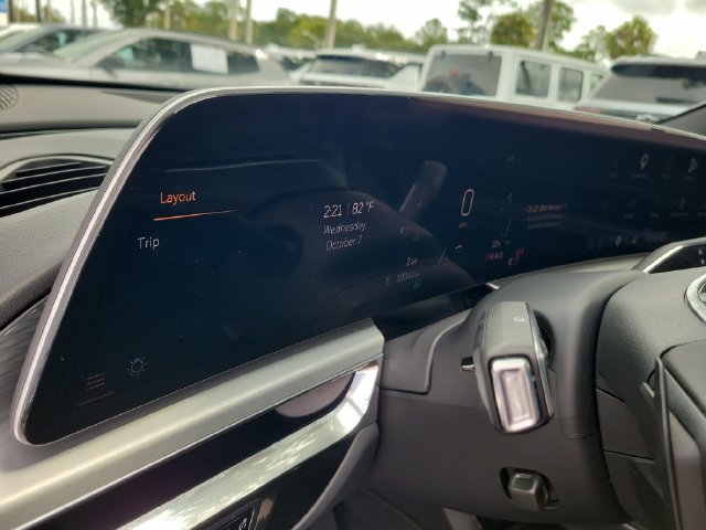 Certified 2024 Cadillac Lyriq Luxury AWD/4WD image 29