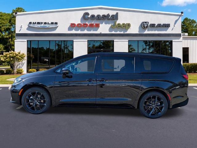New 2026 Chrysler Pacifica Limited w/ S Appearance Package FWD image 6