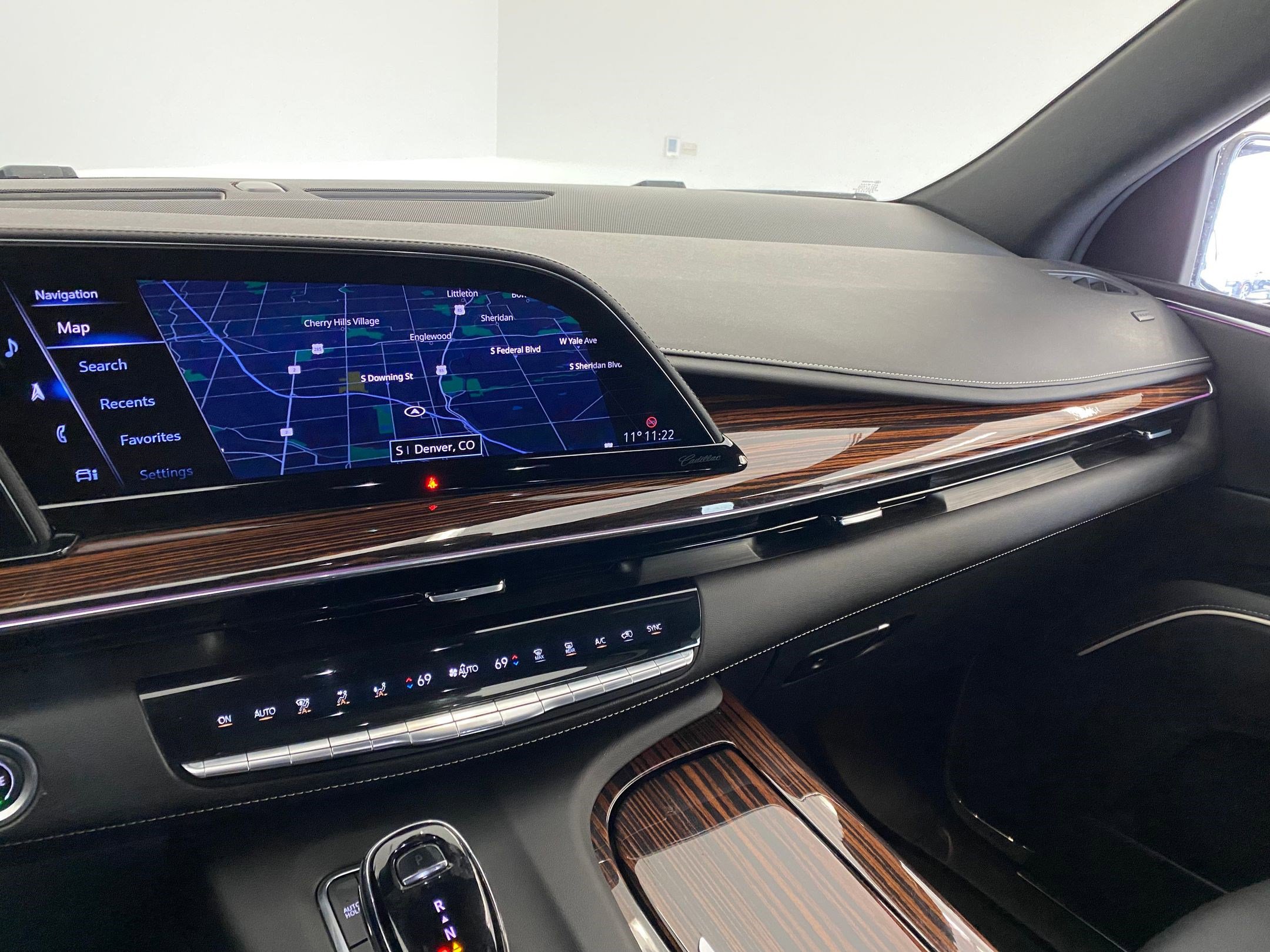 Used 2022 Cadillac Escalade Luxury image 26