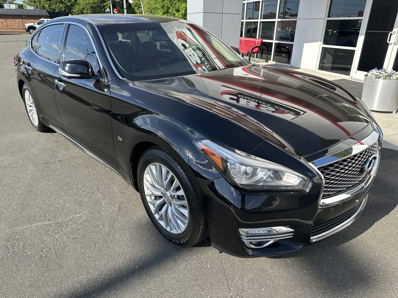 Used 2015 INFINITI Q70 L 5.6 w/ V8 Deluxe Technology Package RWD image 2